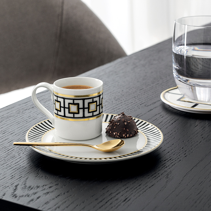 MetroChic coffee cup 210 ml white black gold